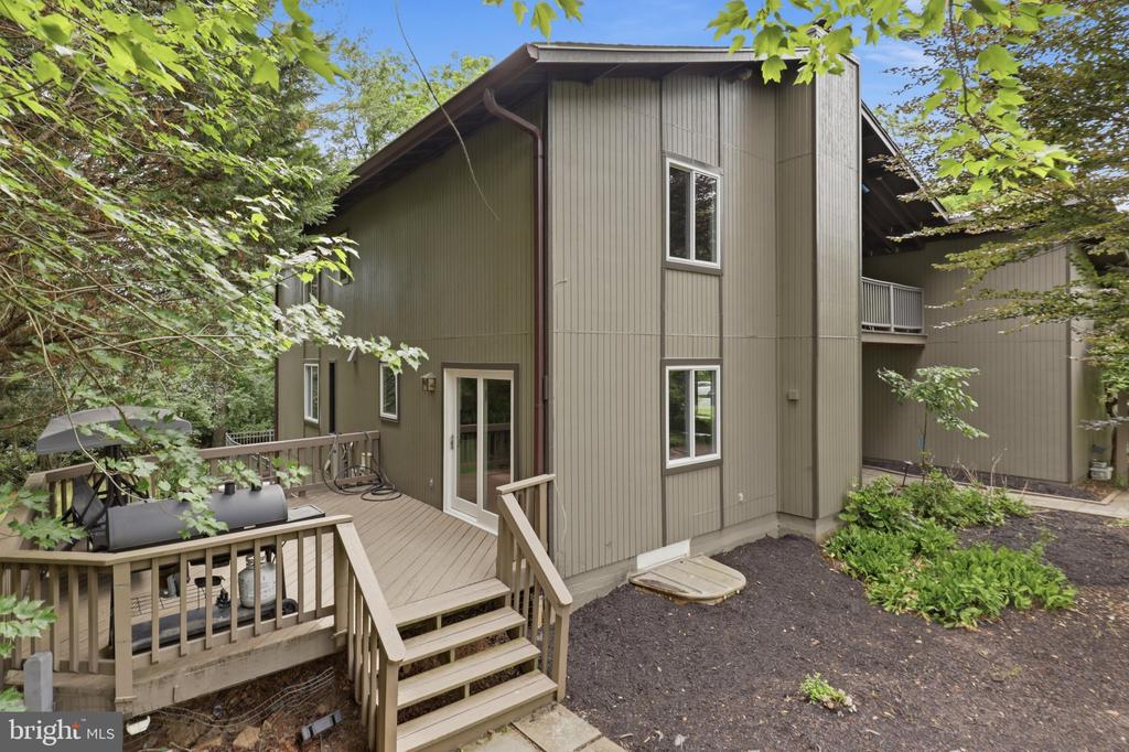 2721 BERRYLAND DRIVE