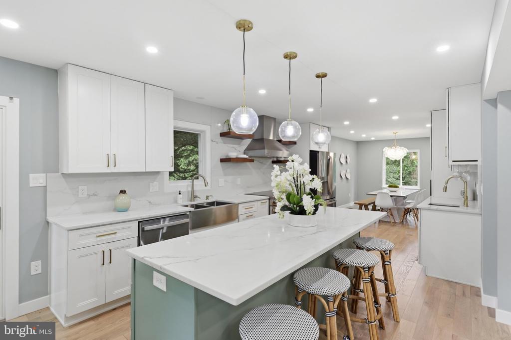 2721 BERRYLAND DRIVE