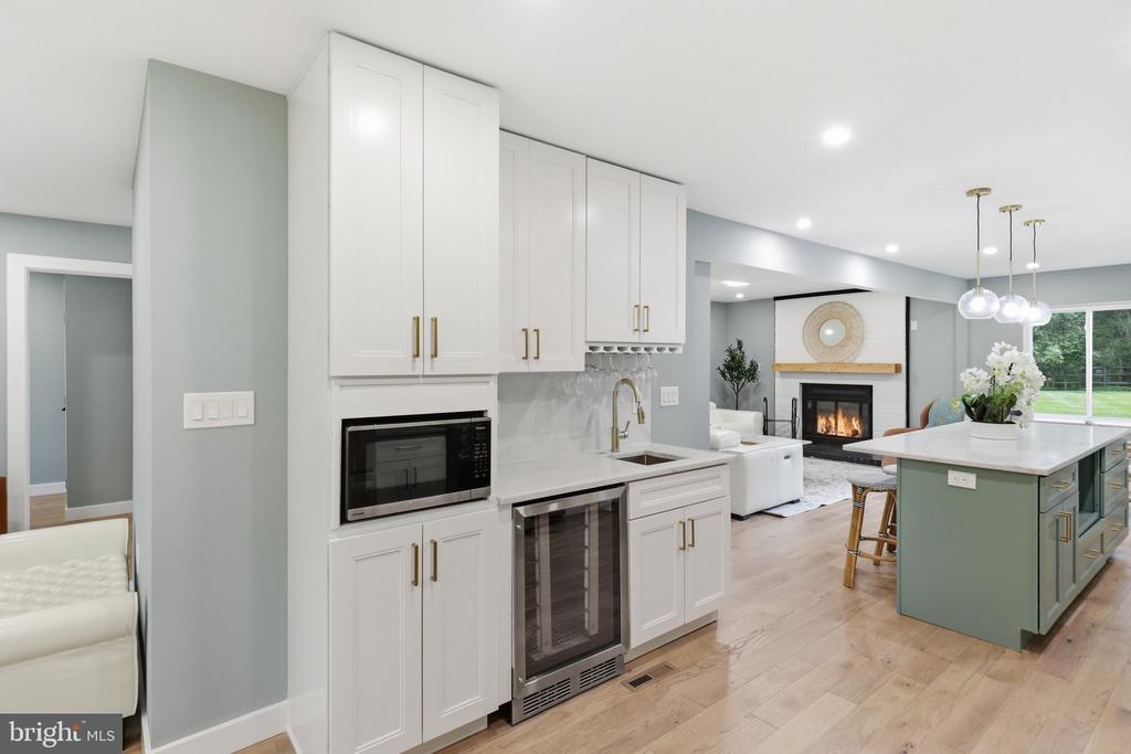 2721 BERRYLAND DRIVE