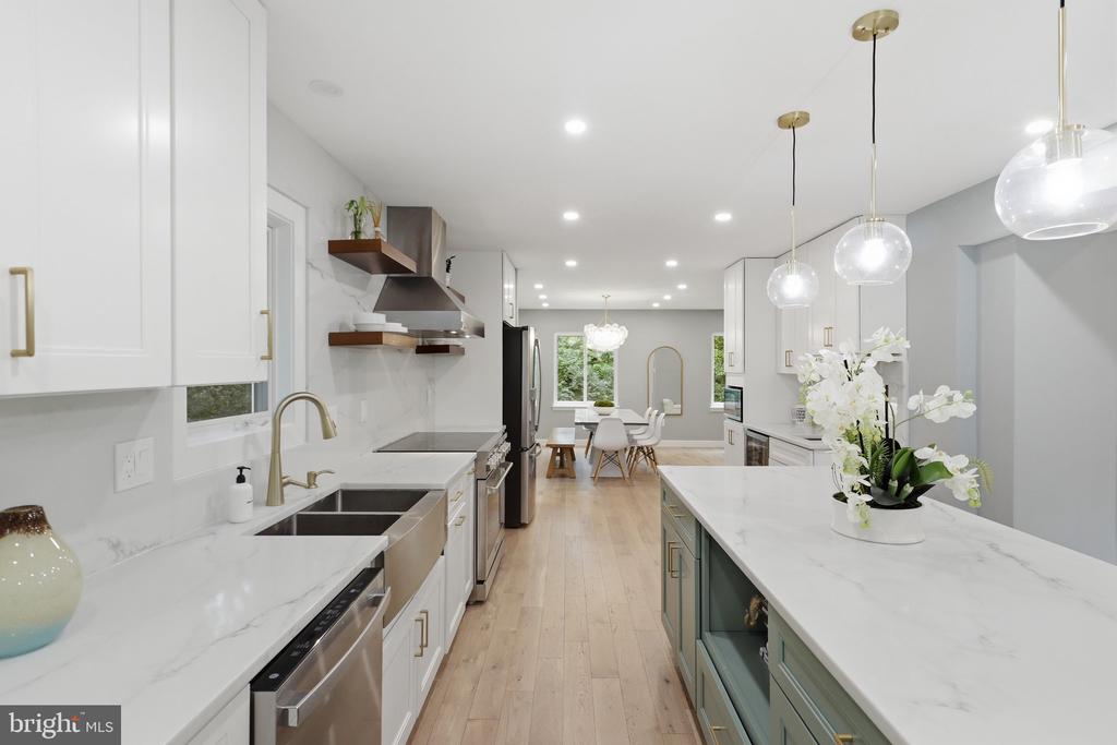 2721 BERRYLAND DRIVE