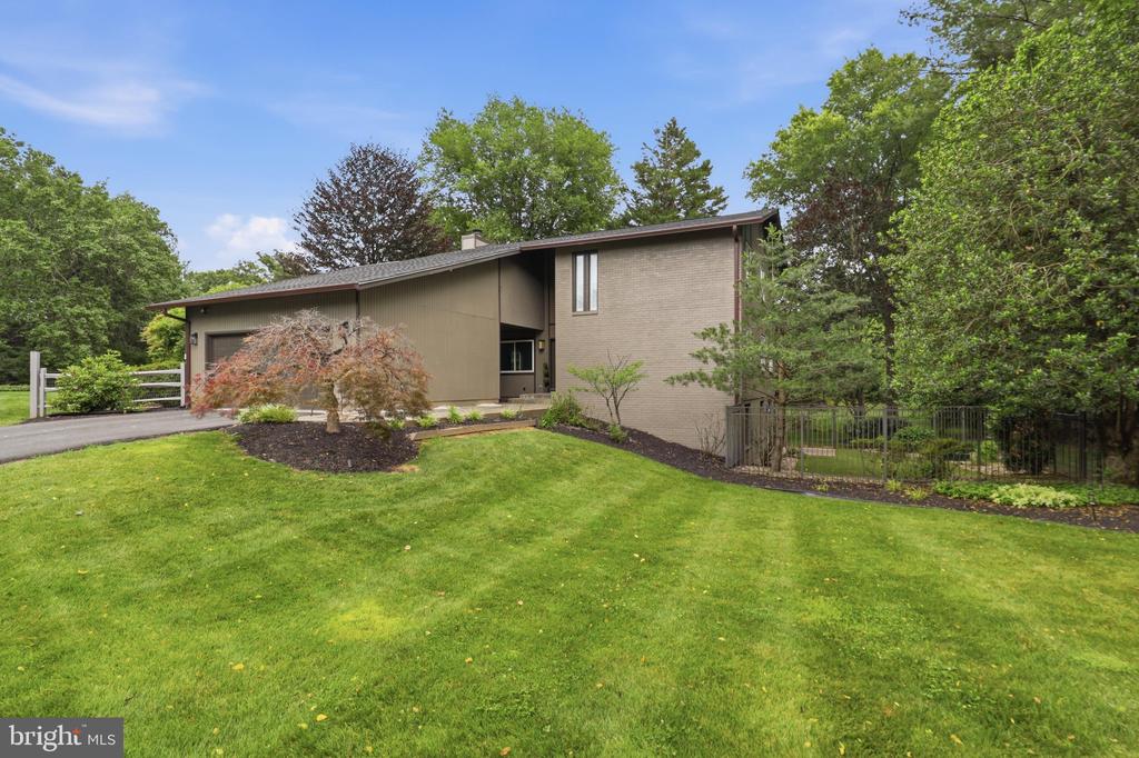 2721 BERRYLAND DRIVE
