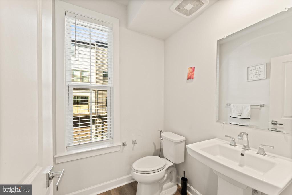 12973 HATTONTOWN SQUARE