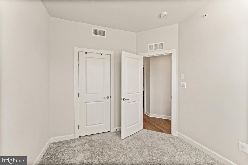 12973 HATTONTOWN SQUARE