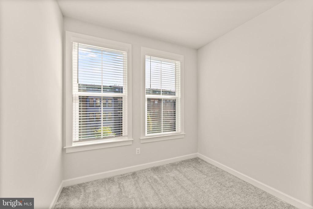 12973 HATTONTOWN SQUARE