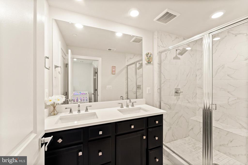 12973 HATTONTOWN SQUARE