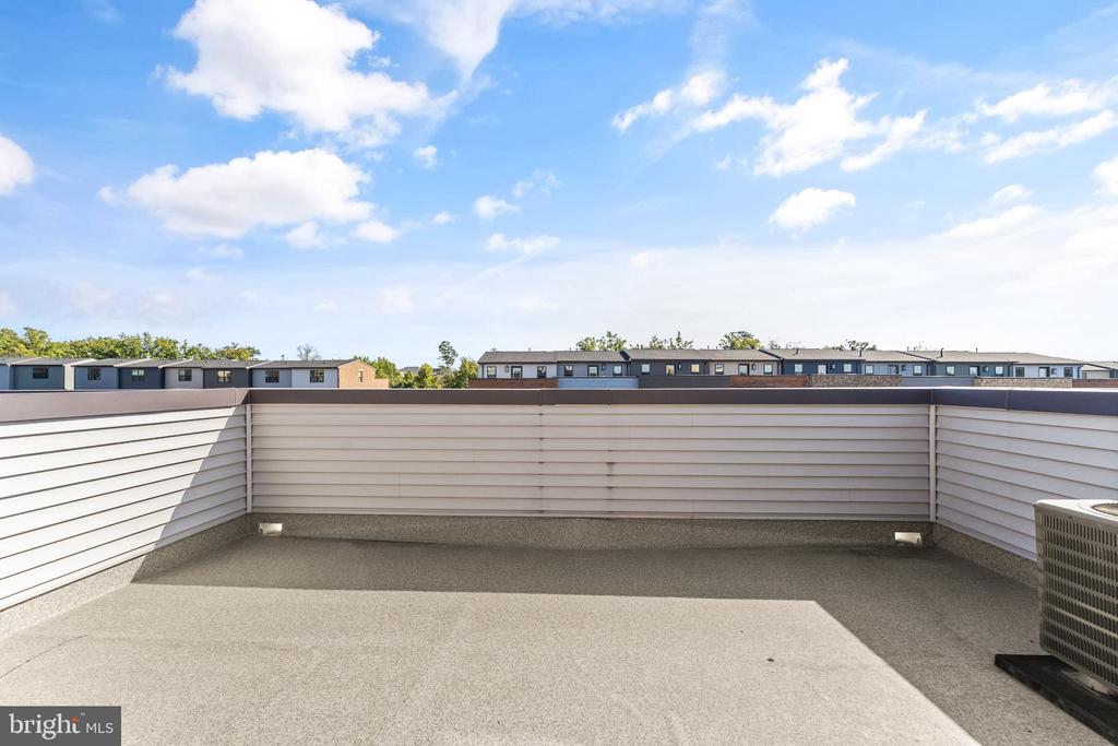12973 HATTONTOWN SQUARE