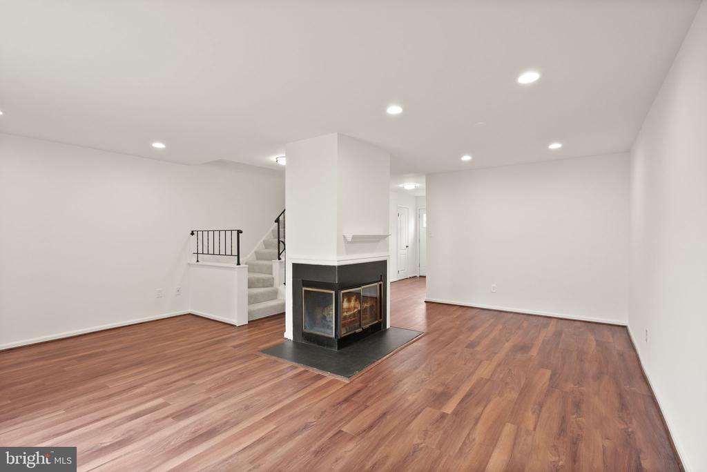 4122 WINTER HARBOR COURT Unit: 129E