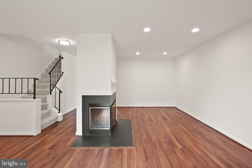 4122 WINTER HARBOR COURT Unit: 129E