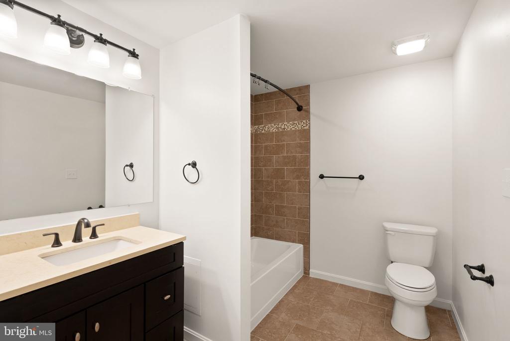 4122 WINTER HARBOR COURT Unit: 129E