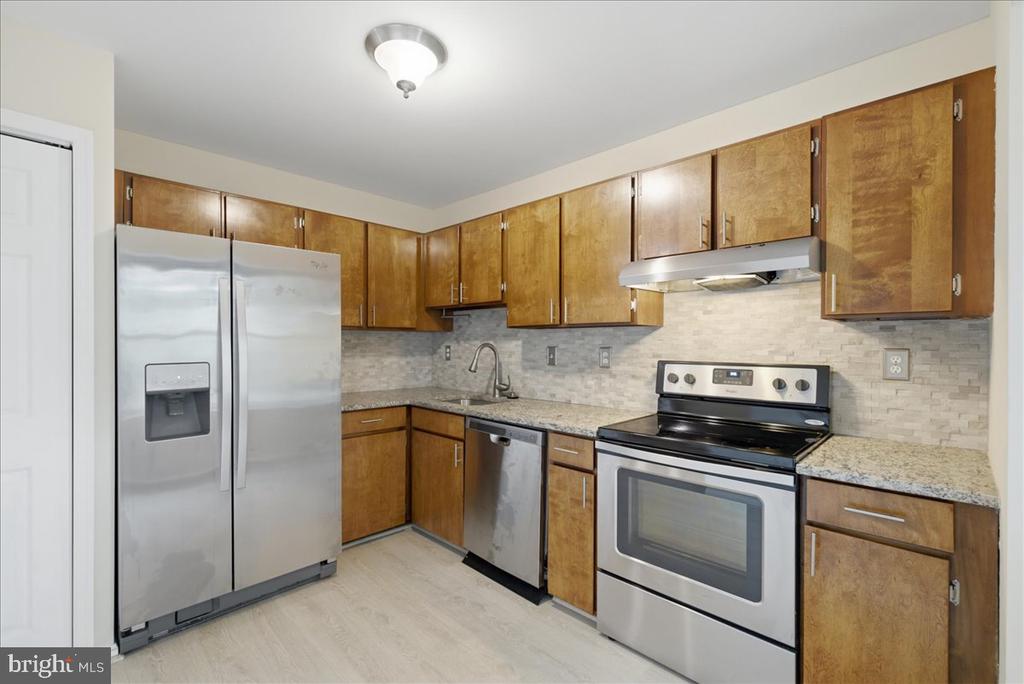 13772 FLOWING BROOK COURT 32G
