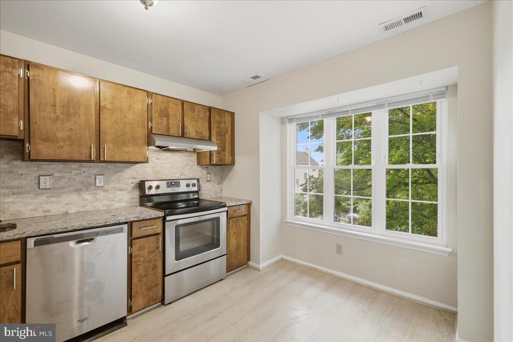 13772 FLOWING BROOK COURT 32G