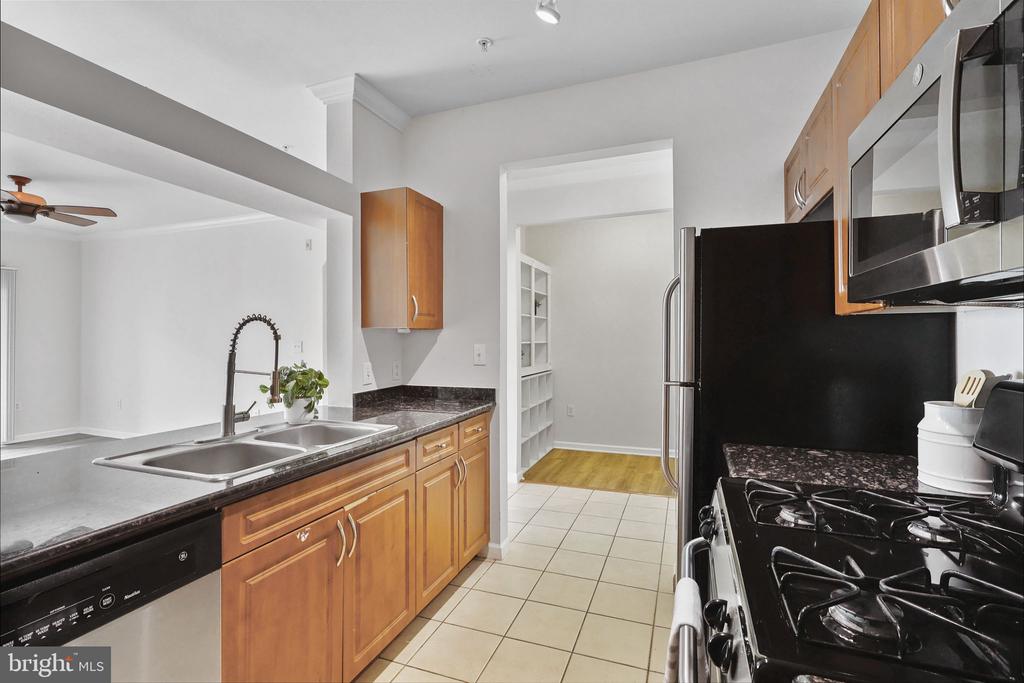 12925 CENTRE PARK CIRCLE Unit: 301