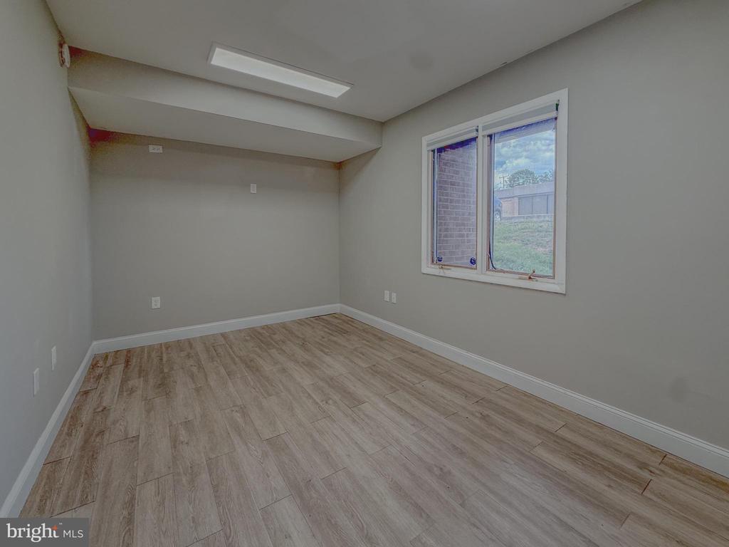 8989 COTSWOLD DRIVE Unit: 8989/8991