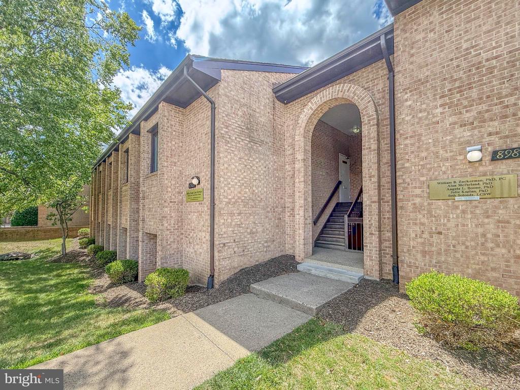 8989 COTSWOLD DRIVE Unit: 8989/8991