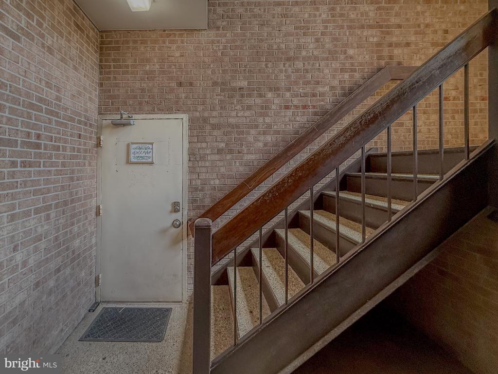 8989 COTSWOLD DRIVE Unit: 8989/8991