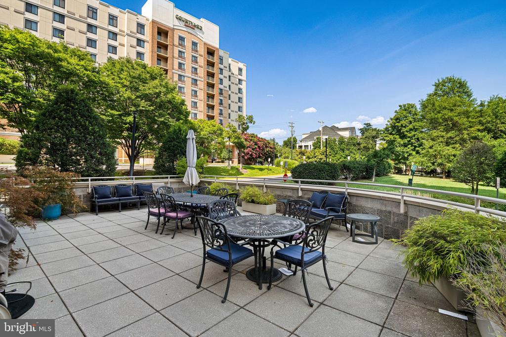 2726 GALLOWS ROAD Unit: 417