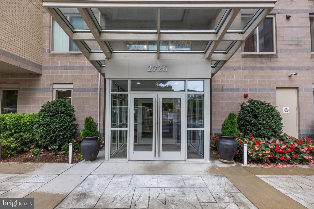 2726 GALLOWS ROAD Unit: 417