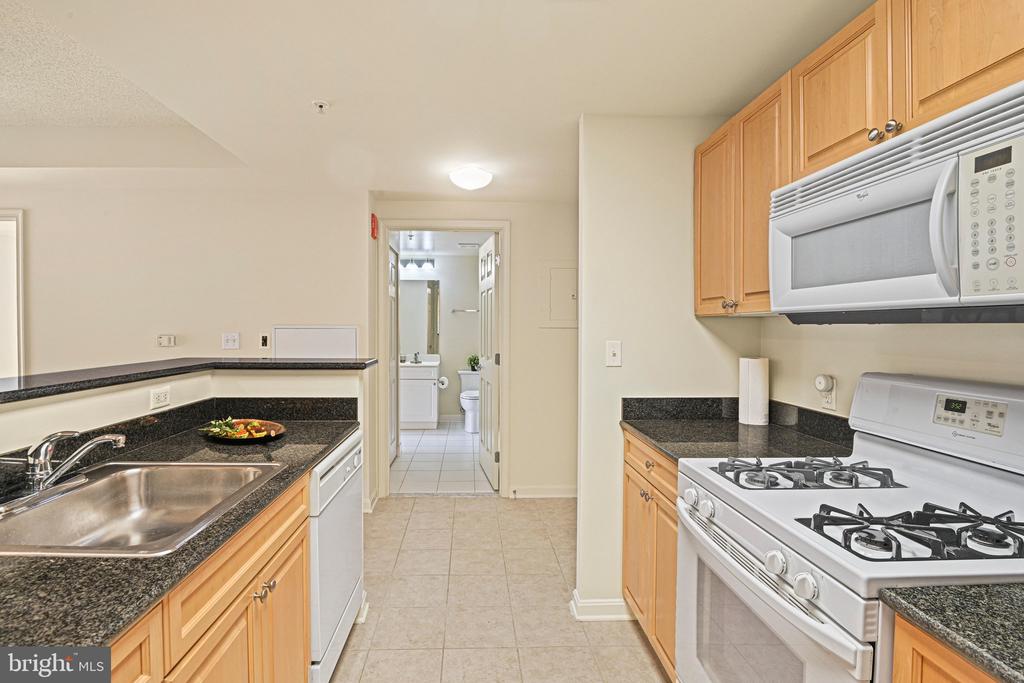 2726 GALLOWS ROAD Unit: 417