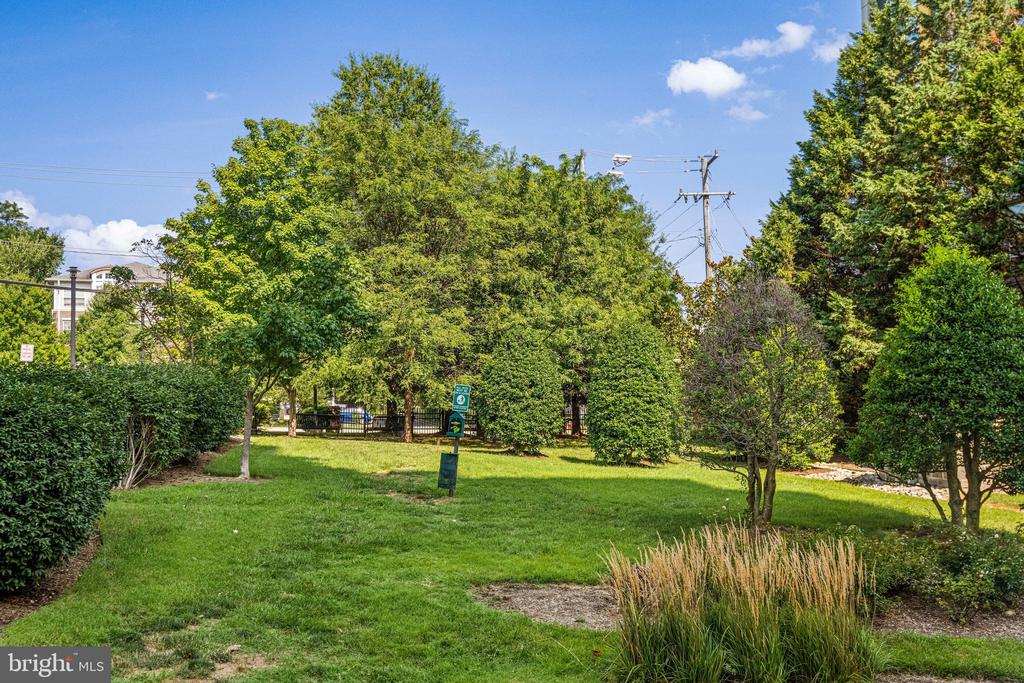 2726 GALLOWS ROAD Unit: 417