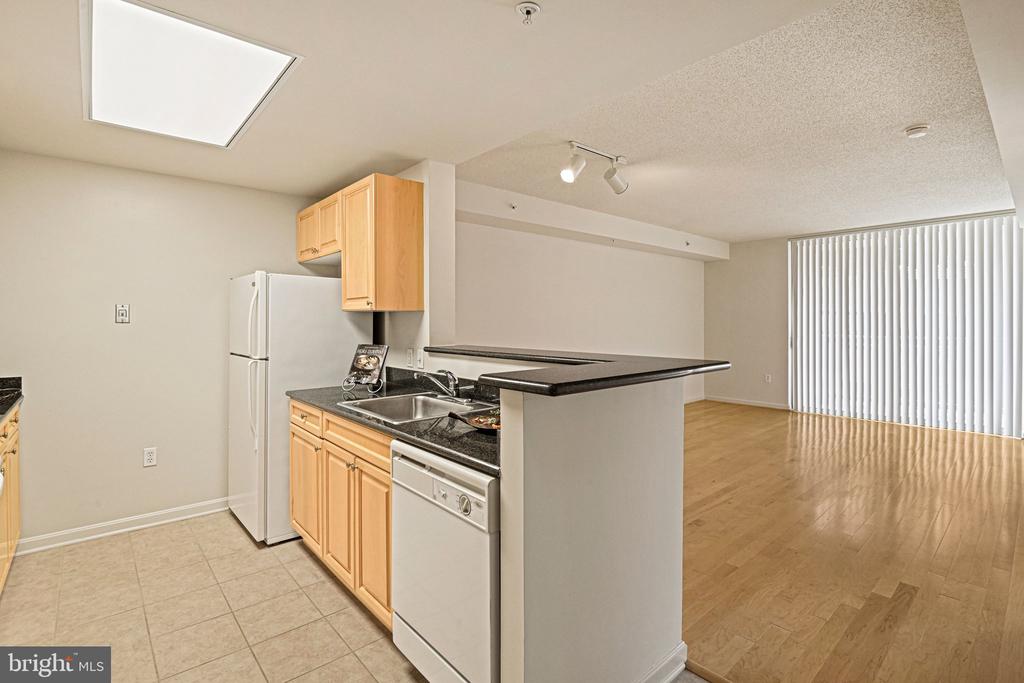 2726 GALLOWS ROAD Unit: 417