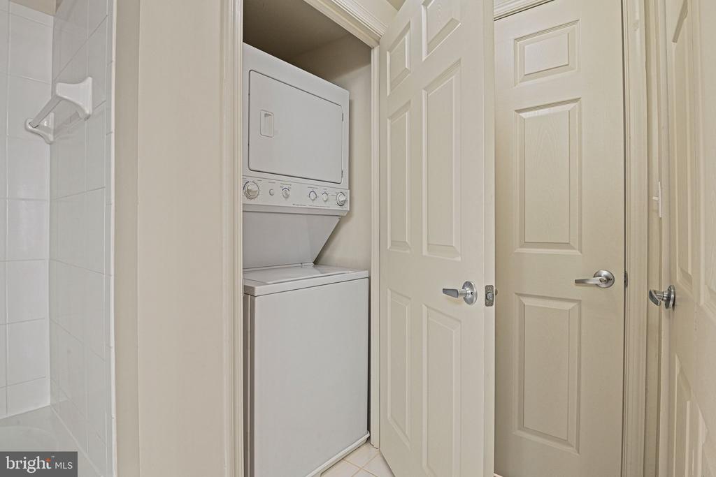 2726 GALLOWS ROAD Unit: 417
