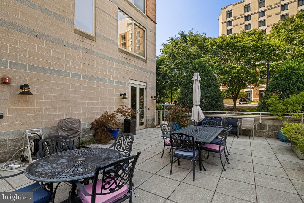2726 GALLOWS ROAD Unit: 417