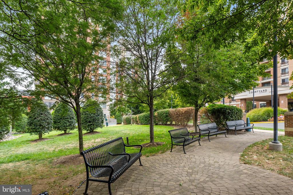 2726 GALLOWS ROAD Unit: 417