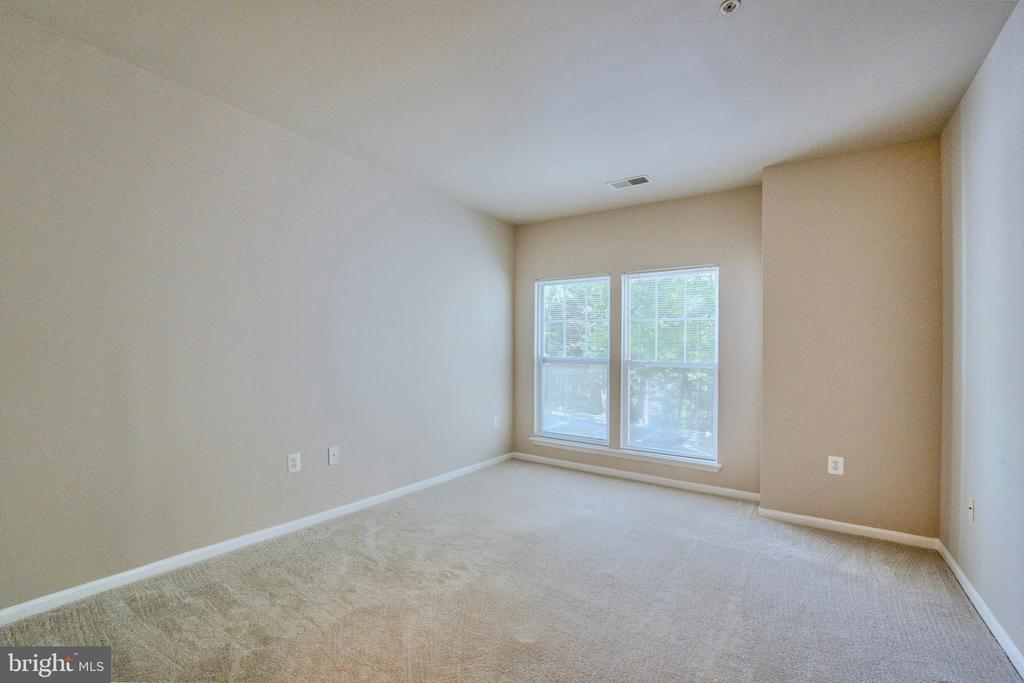 1520 N POINT DRIVE Unit: 03-0202