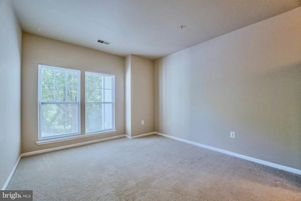1520 N POINT DRIVE Unit: 03-0202
