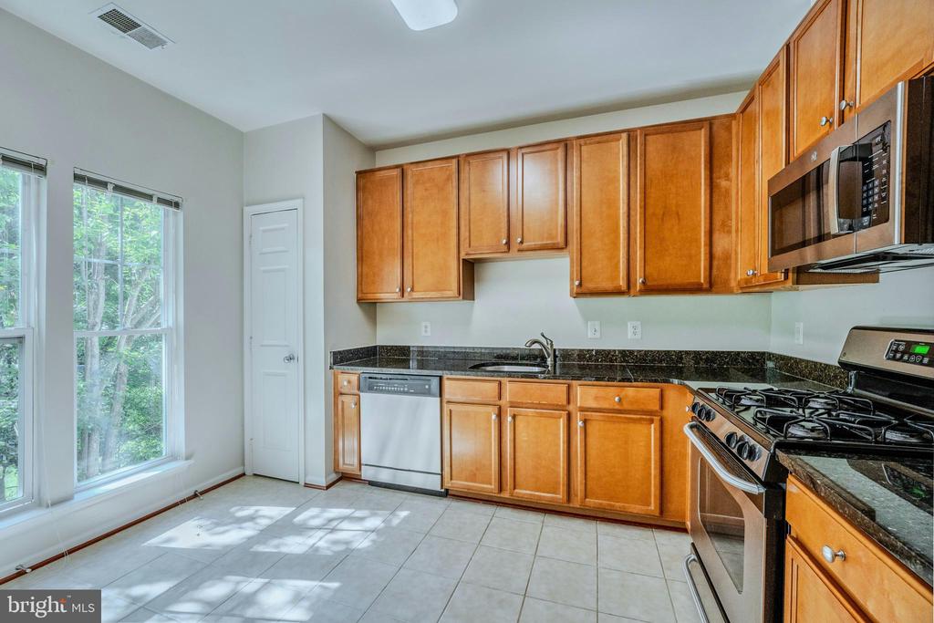 1520 N POINT DRIVE Unit: 03-0202