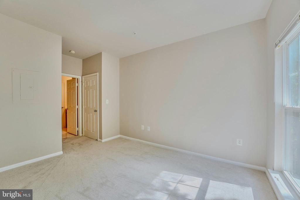 1520 N POINT DRIVE Unit: 03-0202