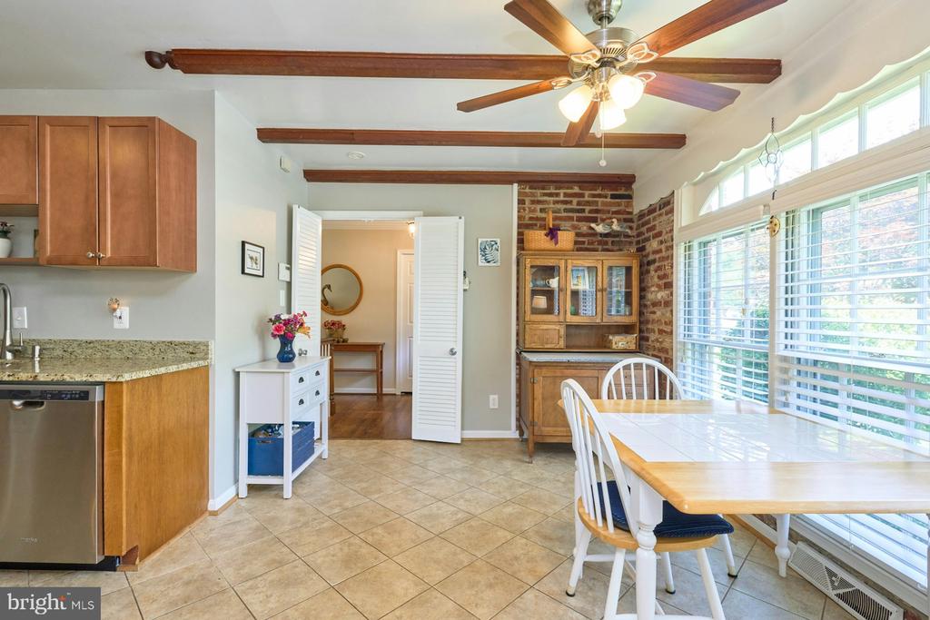 4118 WHISPERING LANE