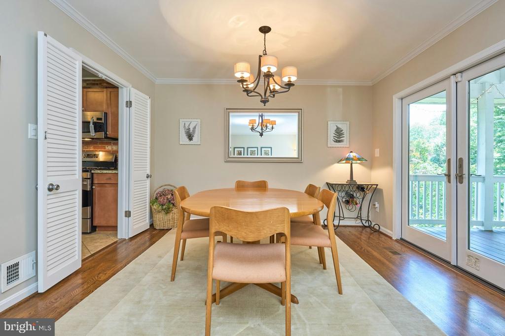 4118 WHISPERING LANE