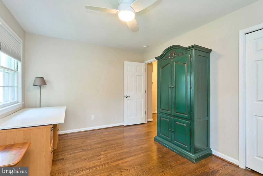 4118 WHISPERING LANE