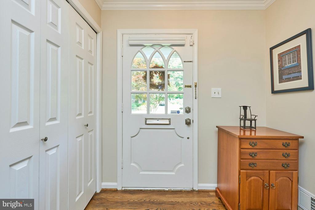 4118 WHISPERING LANE