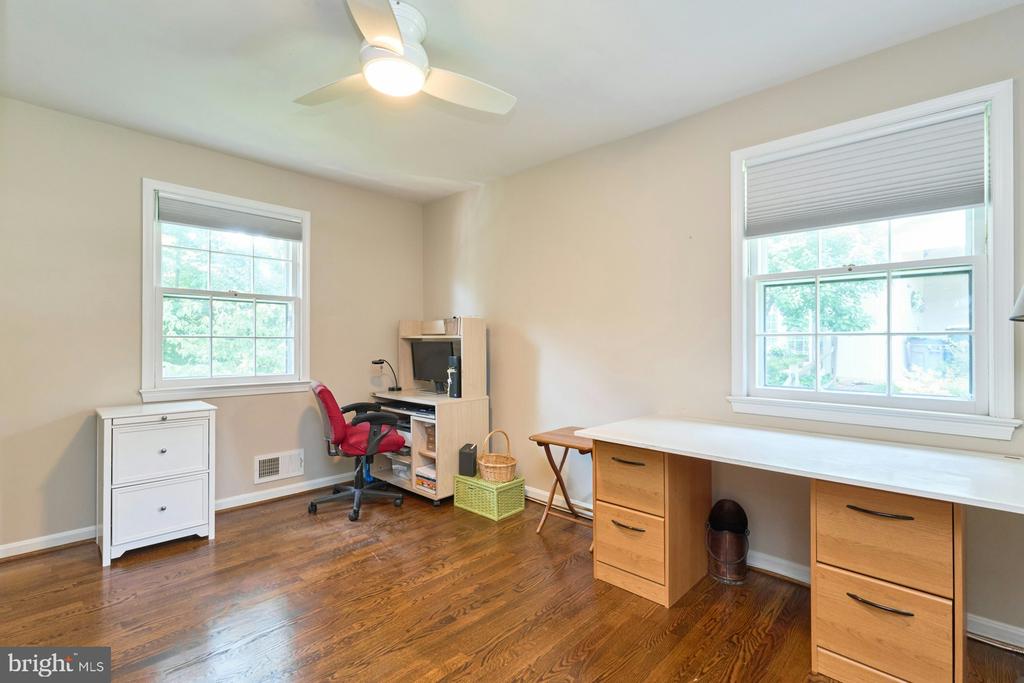 4118 WHISPERING LANE