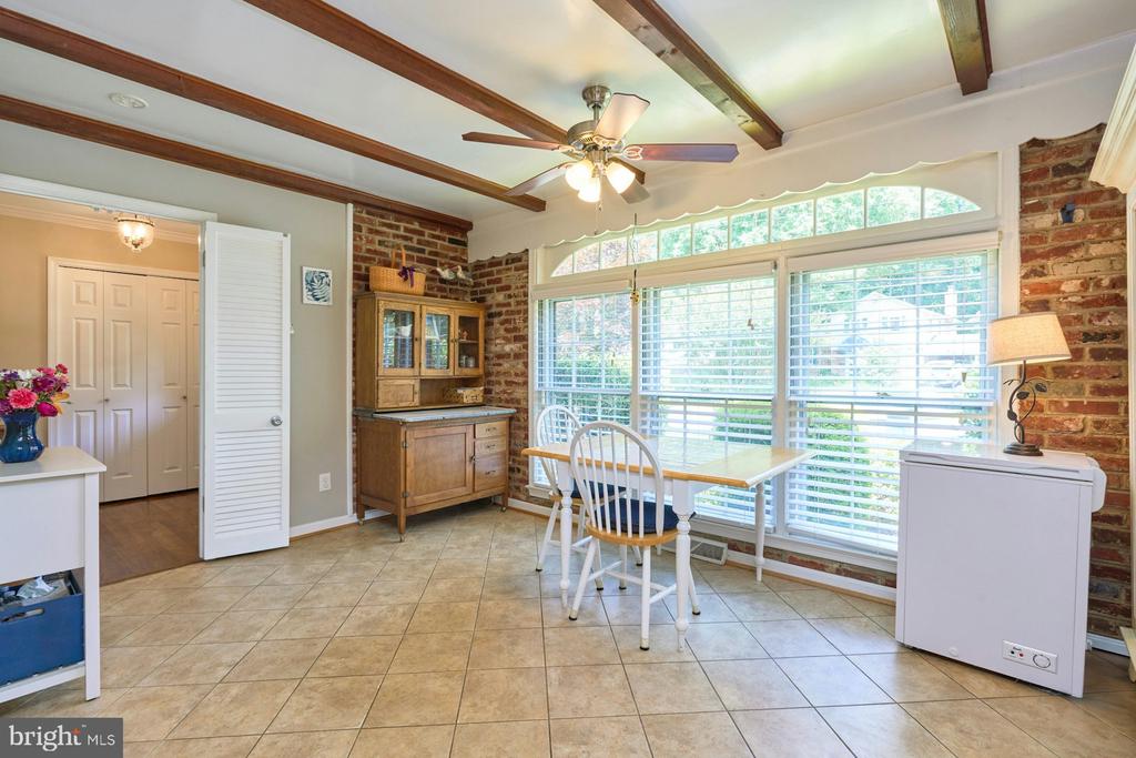 4118 WHISPERING LANE
