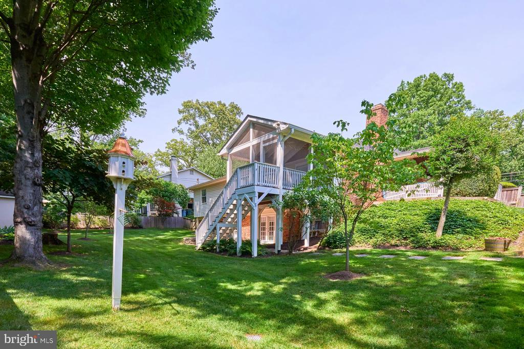 4118 WHISPERING LANE
