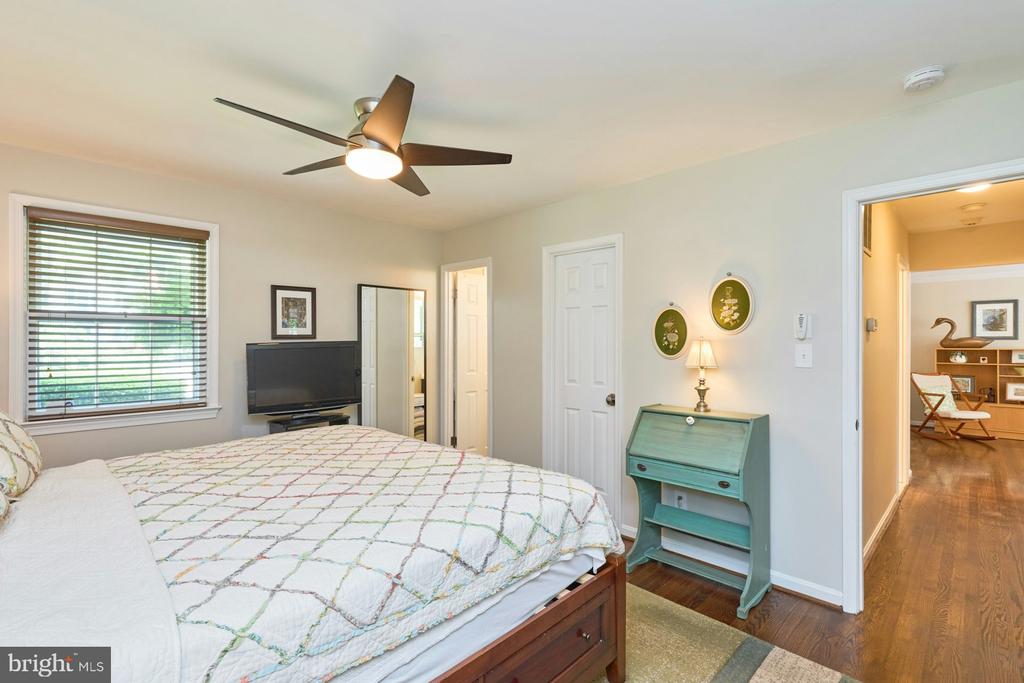 4118 WHISPERING LANE