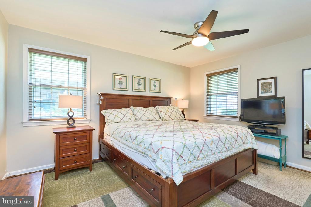 4118 WHISPERING LANE
