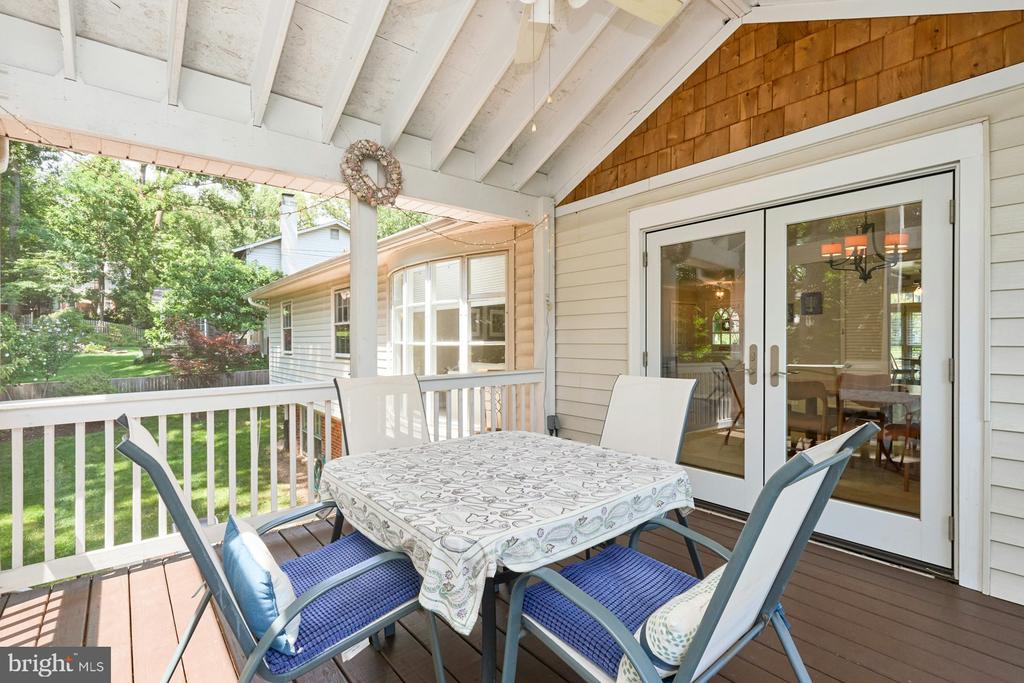 4118 WHISPERING LANE