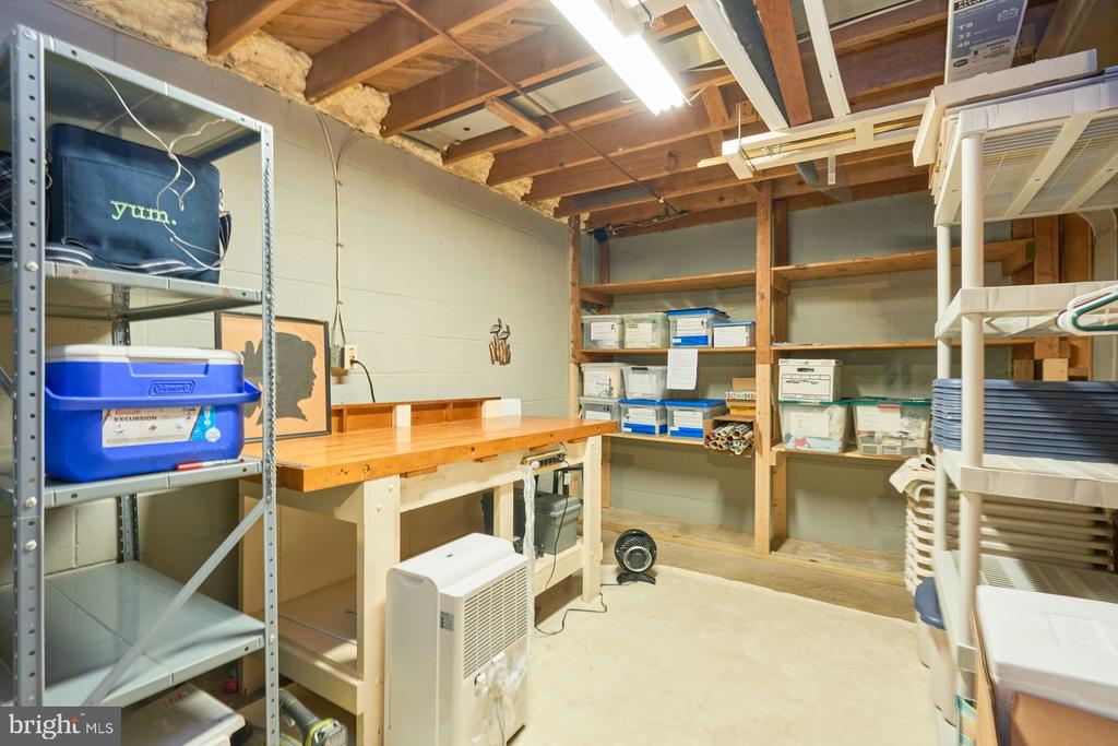 4118 WHISPERING LANE