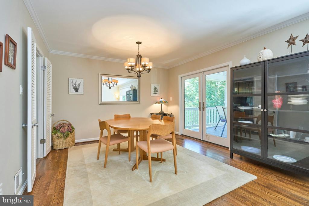 4118 WHISPERING LANE