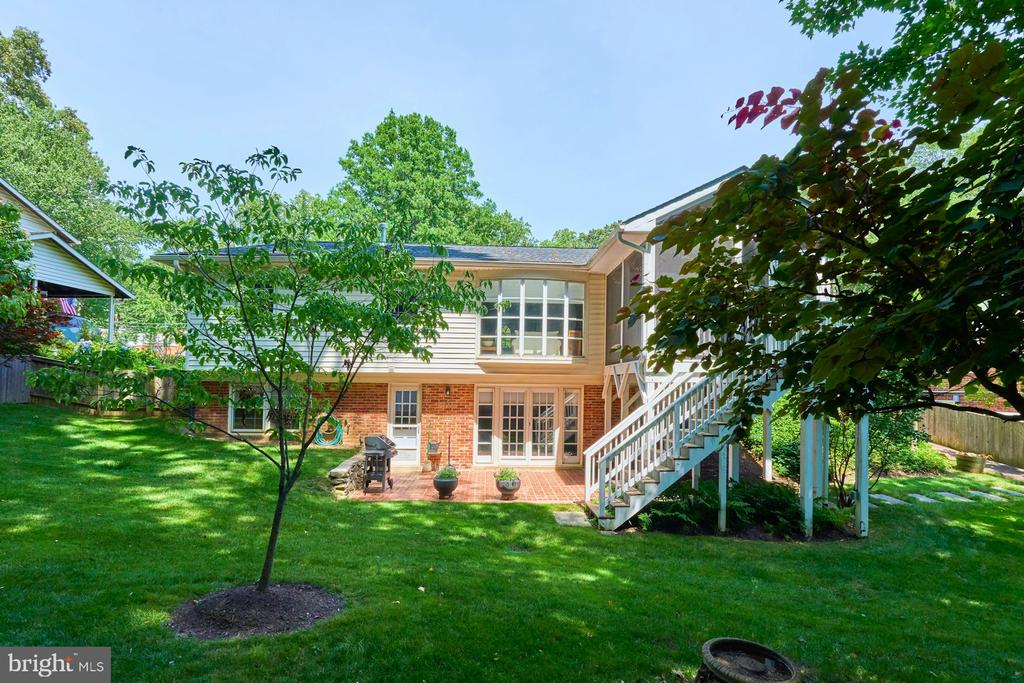 4118 WHISPERING LANE