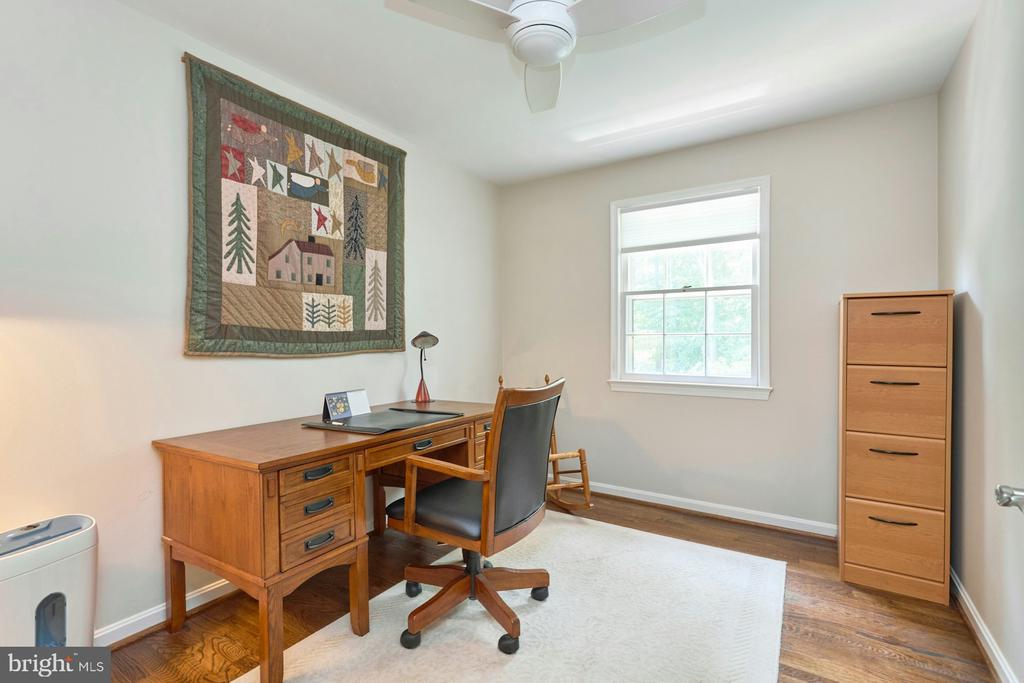 4118 WHISPERING LANE