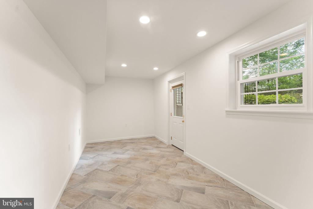5012 PORTSMOUTH ROAD