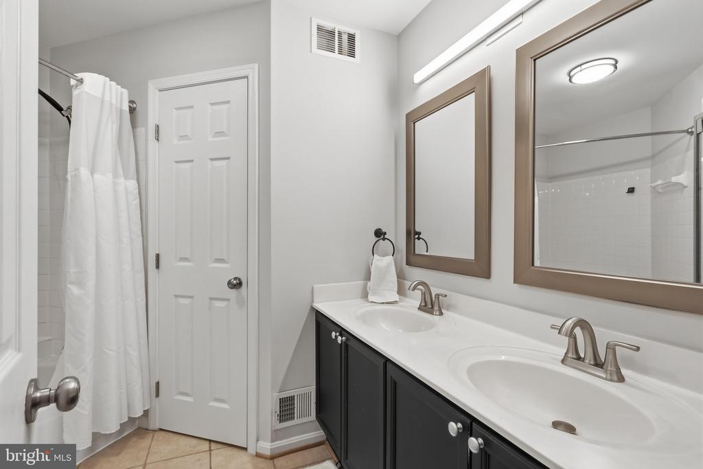 14451 GLENCREST CIRCLE Unit: 71