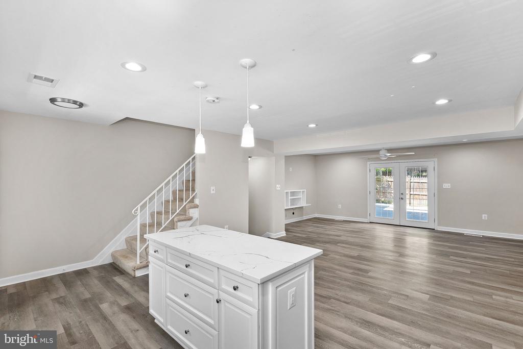 6612 BURLINGTON PLACE
