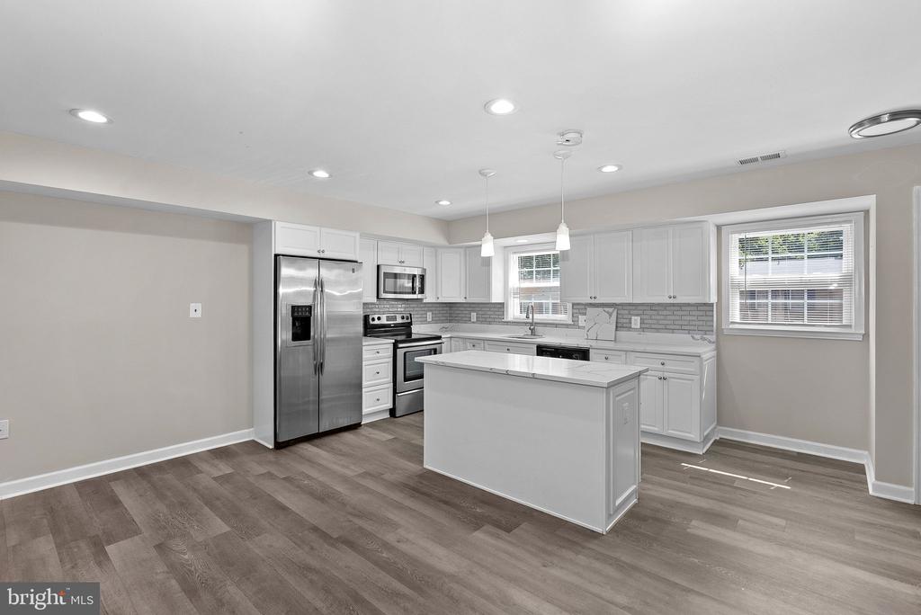 6612 BURLINGTON PLACE