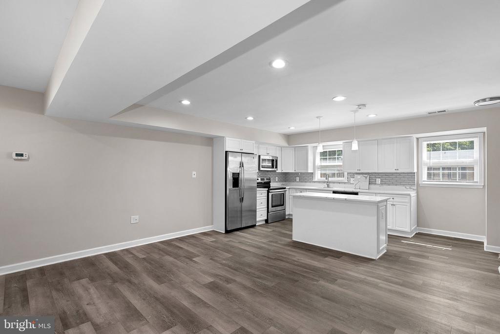 6612 BURLINGTON PLACE